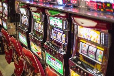 jualtoto login live-dealer roulette table with multiple players and betting interface